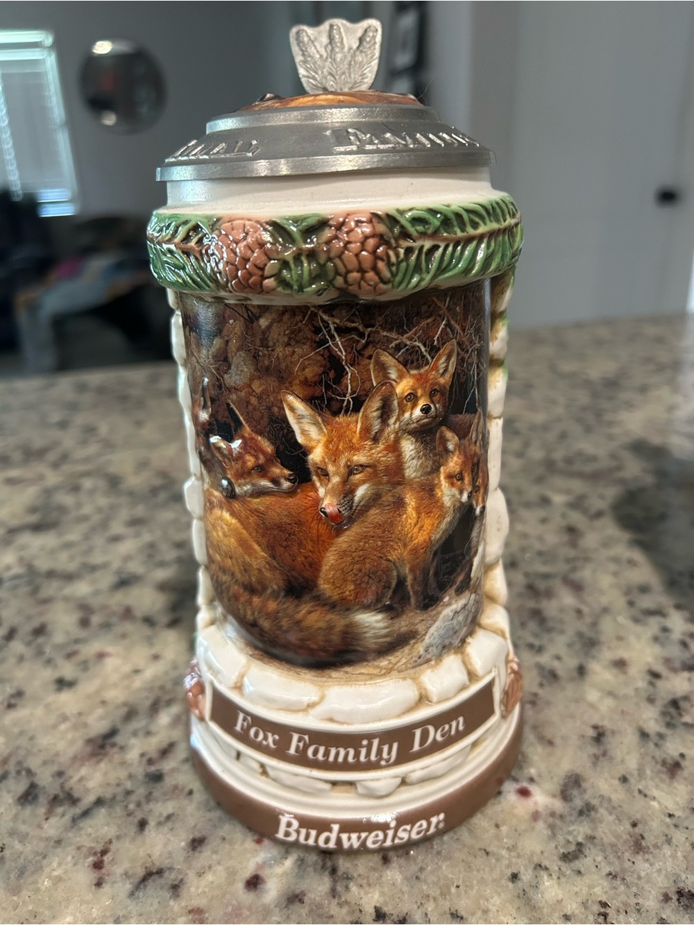 Budweiser Fox Family Den Stein in Brown, Green & Cream